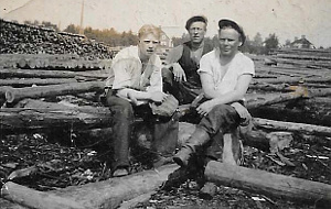 Työmiehiä Kuhnamon kiramolla 1930-luvulla 