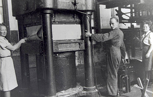 Sulfiitin prässi 1950-luvun alkupuolella