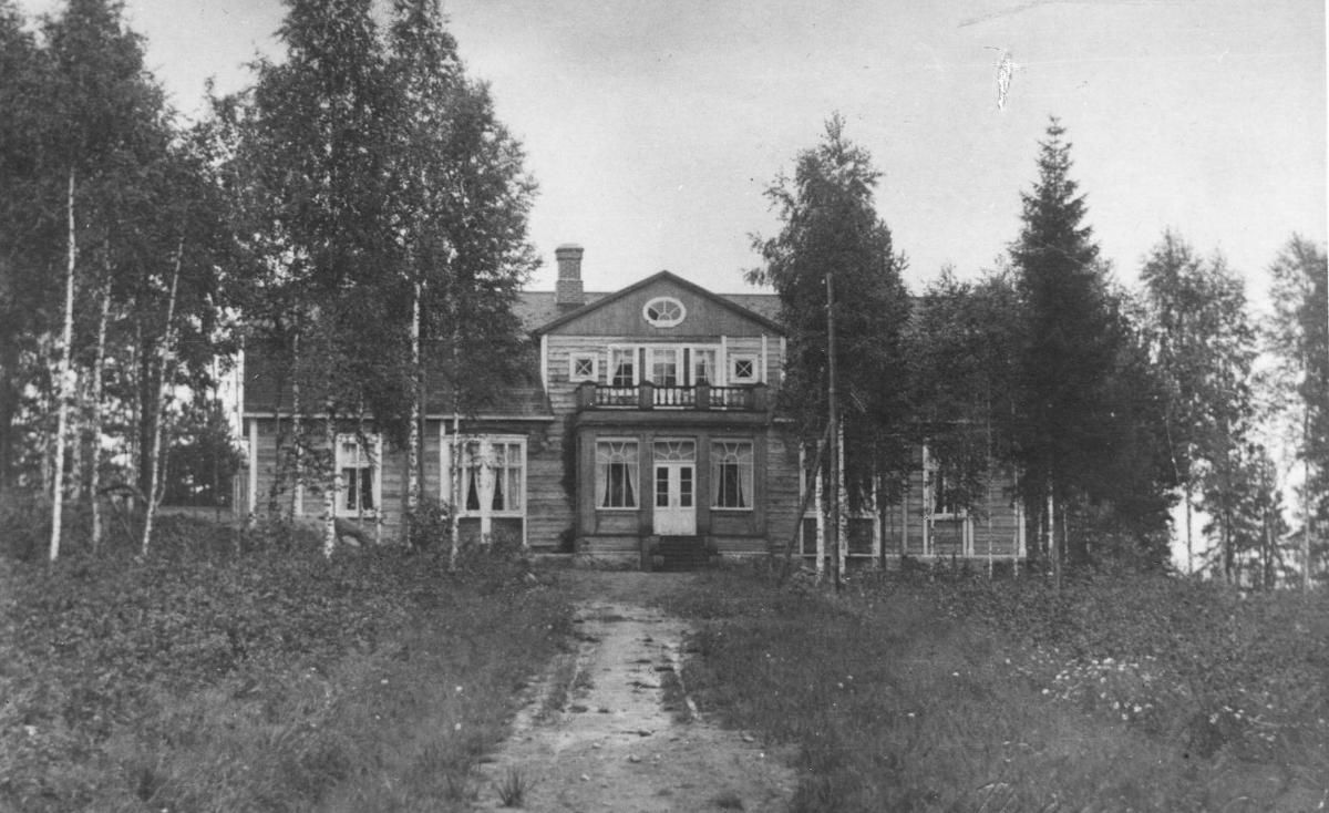 Äänekosken seurakunnan vanha pappila Rauharanta vuonna 1920. Pappila sijaitsi Rotkolassa lähellä nykyistä Valion tehdasta.