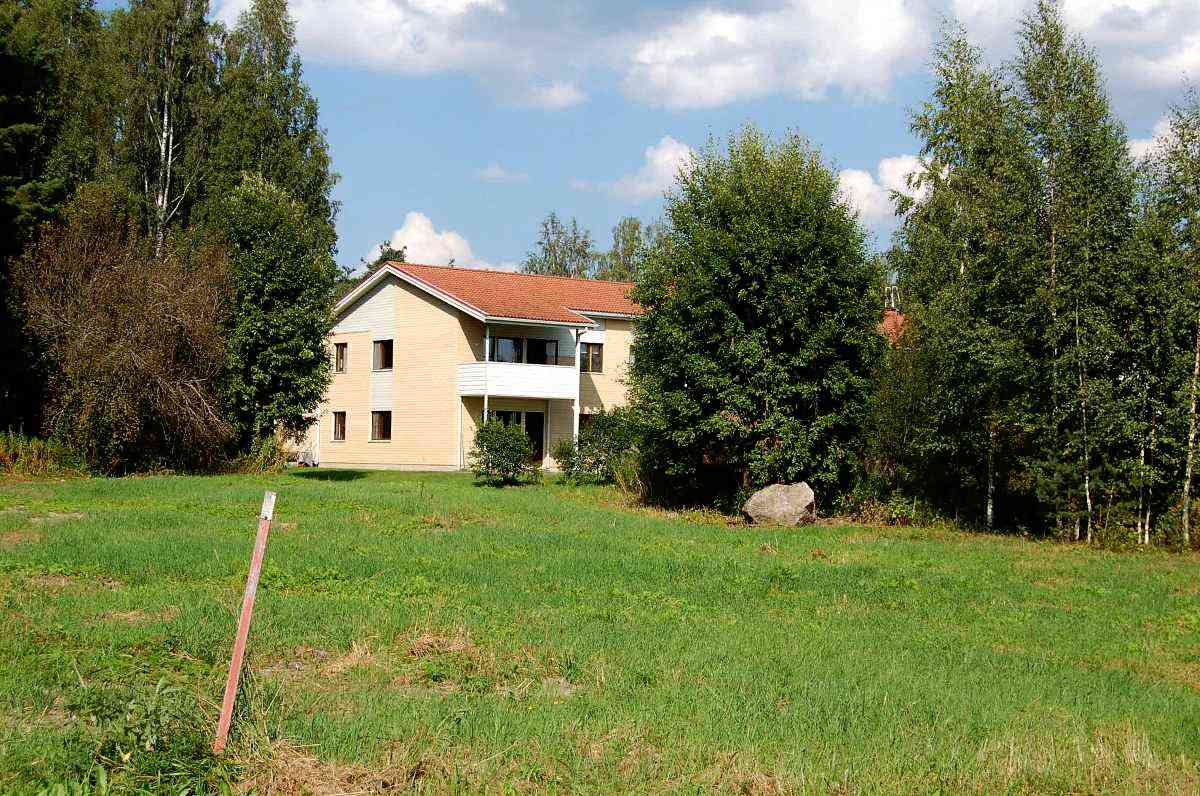 Pukkimäen kantatalona pidetty Uusitalo Nro3 eli Topia on purettu 1980-luvulla. Talo ehti olla paikallaan Pukkimäen keskellä lähes 200-vuotta. Sen paikalla on nykyisin kaksi pienkerrostaloa.