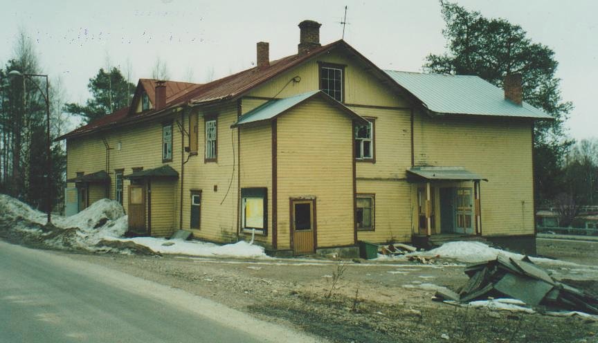 Äänekosken työväentalo hieman ennen sen purkamista vuonna 2001.