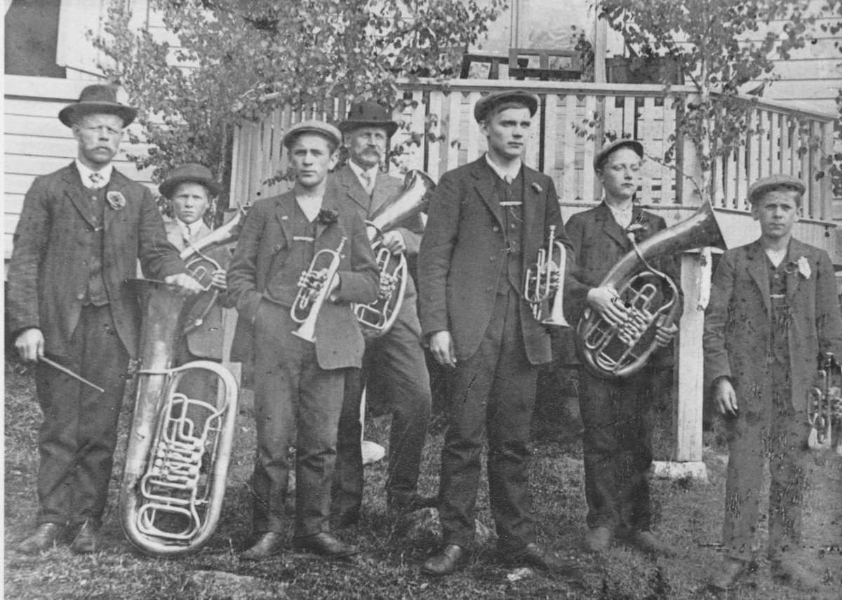 Äänekosken työväen soittokunta vuonna 1911.