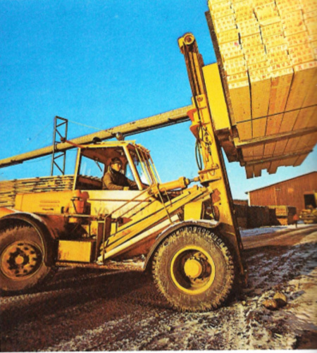 Valmista tuotantoa lastataan Äänekosken sahalla.