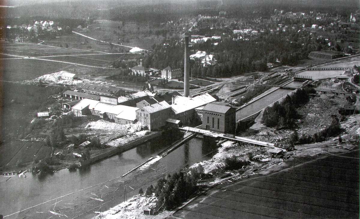 Tehdasaluetta 1930-luvulta ennen sulfiitin rakentamista. Sulfiittisellutehtaan rakentaminen alkoi syyskuussa 1936.
