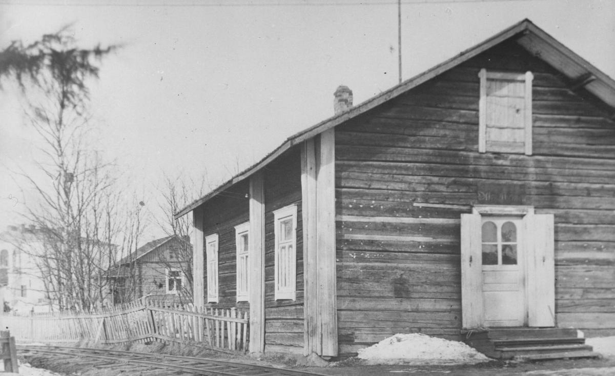 Otto Ahosen purettu kaupparakennus Äänekosken vanhan sairaalan lähellä Piilolanniemessä.