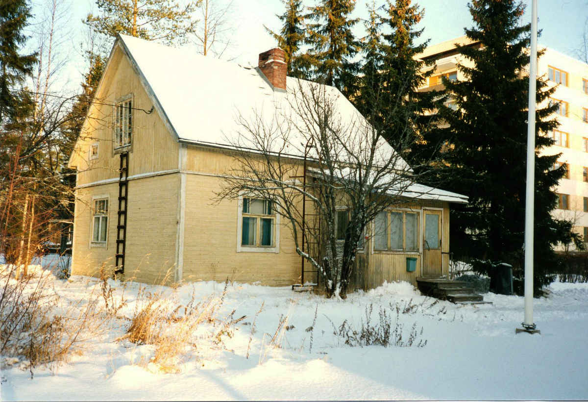 Paperikoneenhoitaja Pekka Matikaisen talo. Talo purettiin viimeisenä Onnelanmäen talosta vuonna 1998. Matikaisilla oli lapsia Aarne, Reino, Raili ja Ritva. Aarne oli vuoromestarina paperitehtaalla.