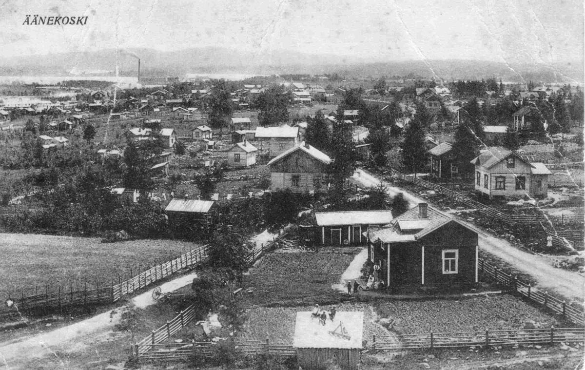 Näkymä Äänekosken vanhan kirkon kellotapulista etelän suuntaan vuodelta 1910.