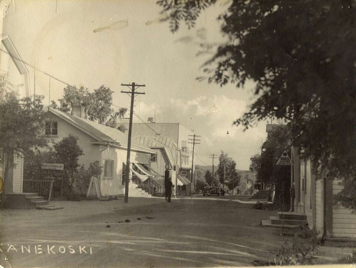 Kauppakatua Viiskulmaa kohti 1940-luvulla.