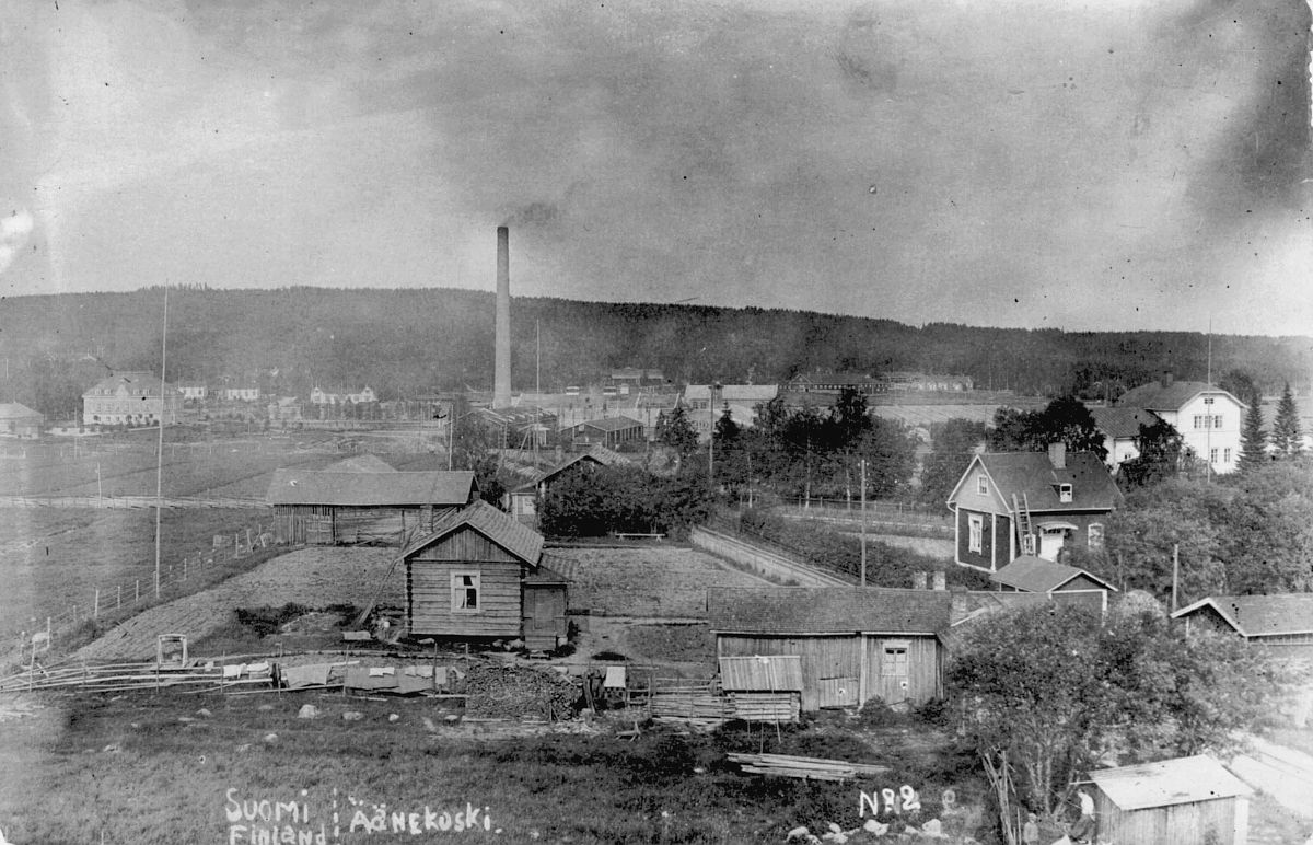 Vuonna 1928 valmistuneen Äänekosken sairaalan parvekkeelta tehtaalle päin 1930-luvun alkupuolella.