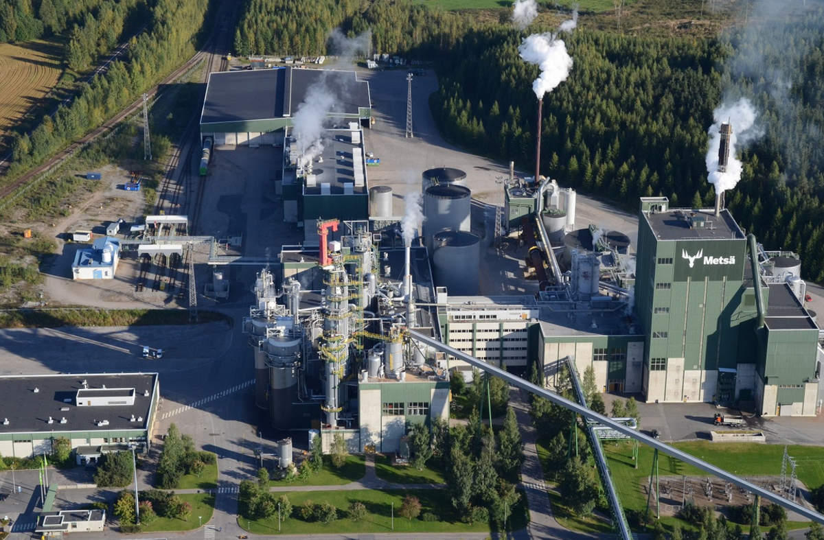 Metsä-Fibren vuonna 1985 käynnistynyt Äänekosken sellutehdas.