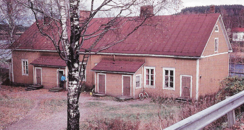 Äänekosken kansanopiston rakennus vuonna 1977.