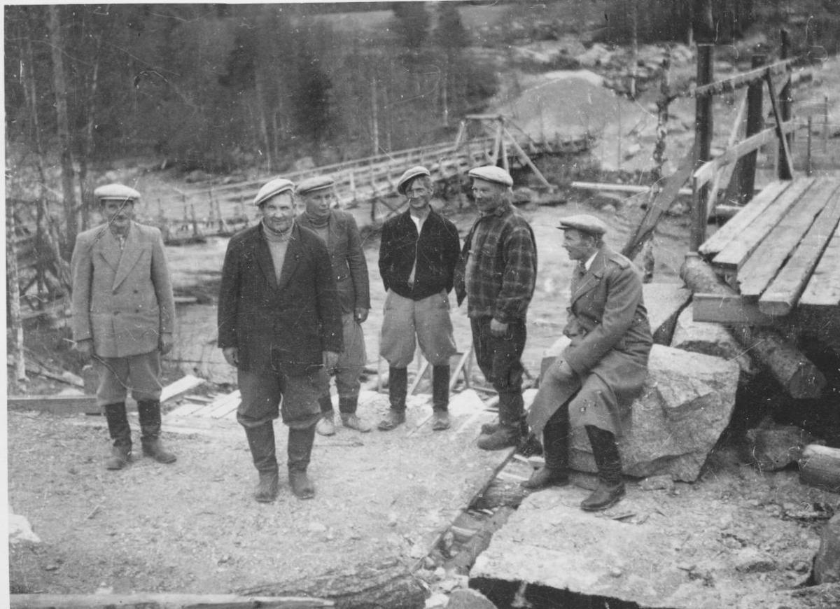 Honkolan isäntiä Hietamankoskella vuonna 1953.