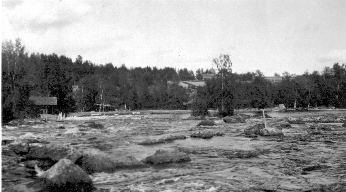 Hietamankosken kuohuja.