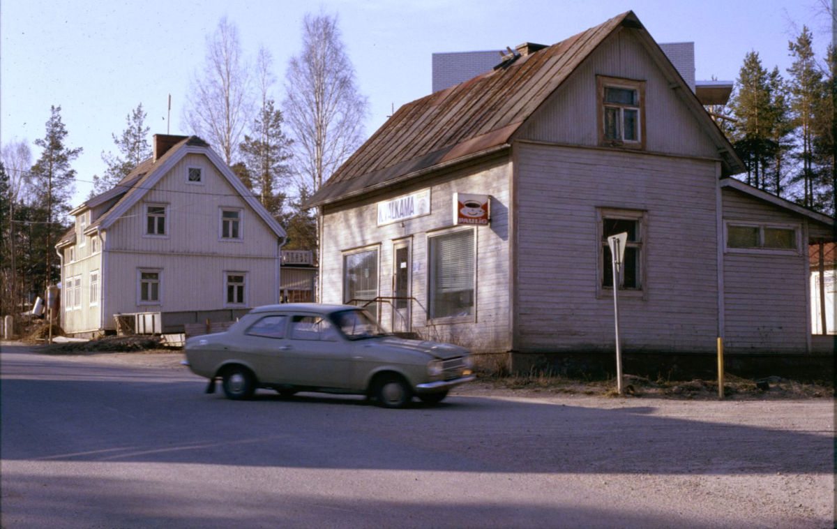 Entinen Valkaman kauppa Koulunmäellä.