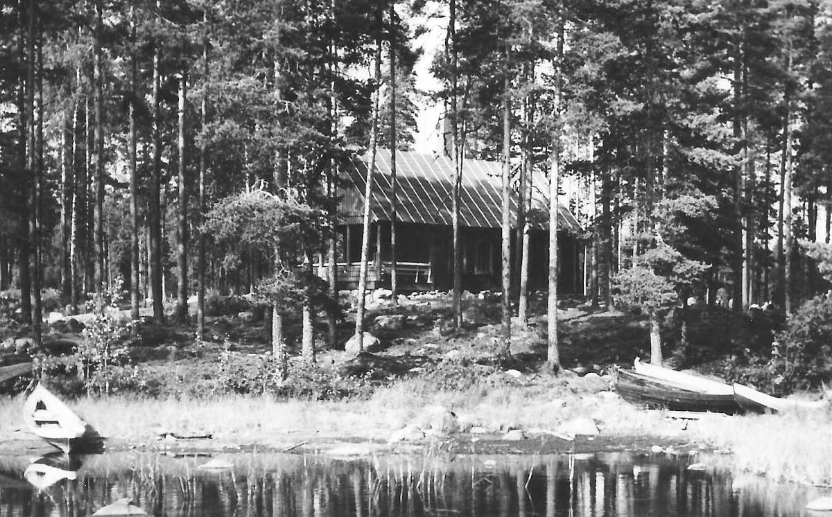 Äänekosken keskustaan lähelle kirkkoa valmistui vuonna 1876 viljamakasiini. Rakennus purettiin 1960-luvulla ja sen hirsistä tehtiin Mämmensalmelle kesäkirkko. Maa-aluen Mämmensalmella omisti ennen Pohjan talon poika lehtori Aulis Kautto. Hän lahjoitti sen Äänekosken seurakunnalle.