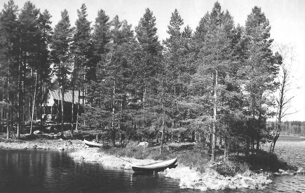Äänekosken keskustaan lähelle kirkkoa valmistui vuonna 1876 viljamakasiini. Rakennus purettiin 1960-luvulla ja sen hirsistä tehtiin Mämmensalmelle kesäkirkko. Maa-aluen Mämmensalmella omisti ennen Pohjan talon poika lehtori Aulis Kautto. Hän lahjoitti sen Äänekosken seurakunnalle.
