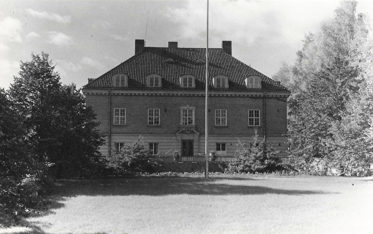 Äänekosken tehtaiden vuonna 1923 valmistunut konttorirakennus.