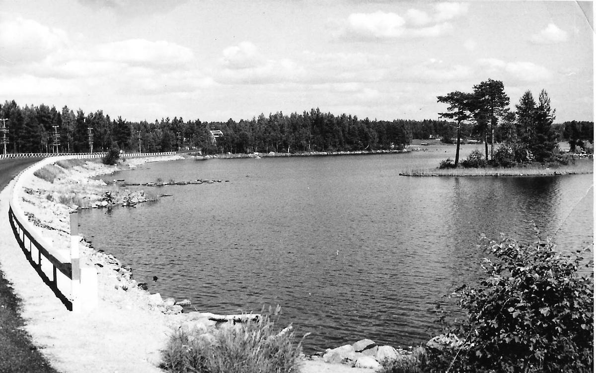 Vuonna 1953 valmistunut Mämmensalmen vanha silta.