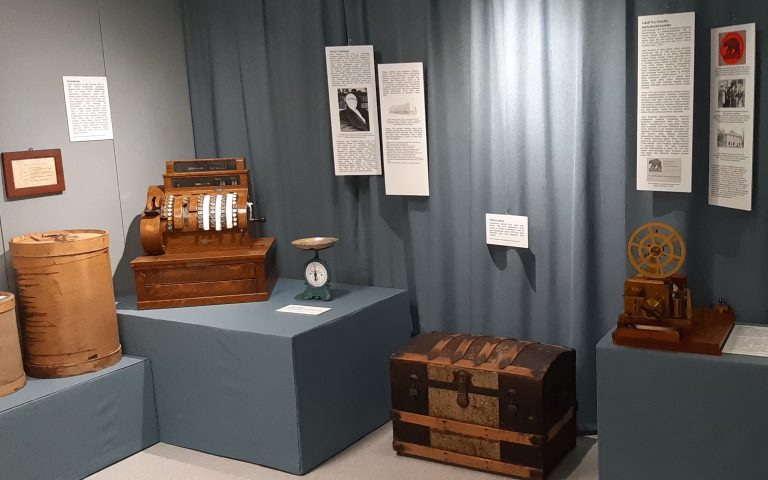 Vettä, puuta ja höyryä- perusnäyttely